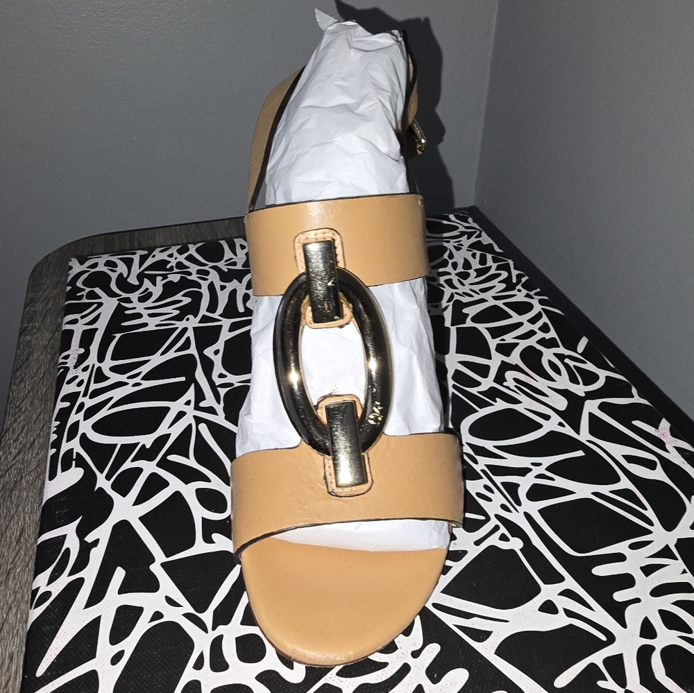 Diane Von Furstenberg Tan Sandals with Gold Accent